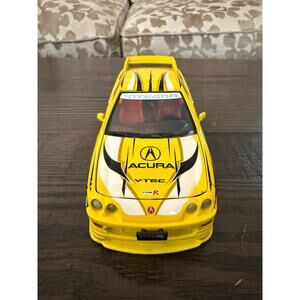 1:24 Scale Acura Integra Type R DieCast Model Motor Max “Road & Track”